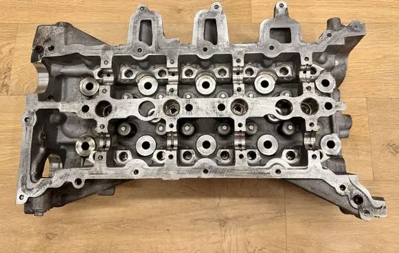 Renault Trafic III (X82) Engine head 110411748R