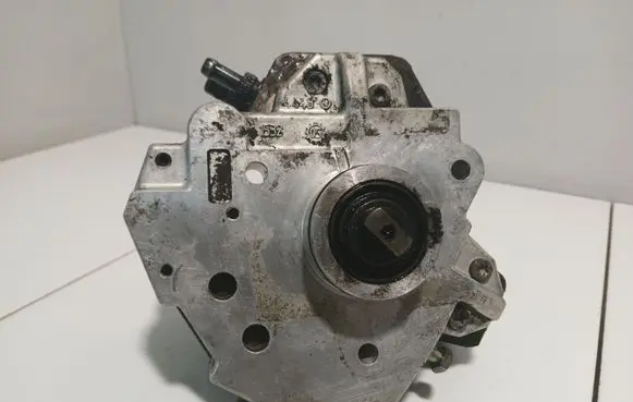Volvo XC90 Fuel injection high pressure pump 0445010043