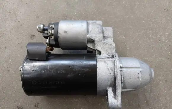 Mercedes-Benz E W212 Starter motor A2719060200 20120425 147408