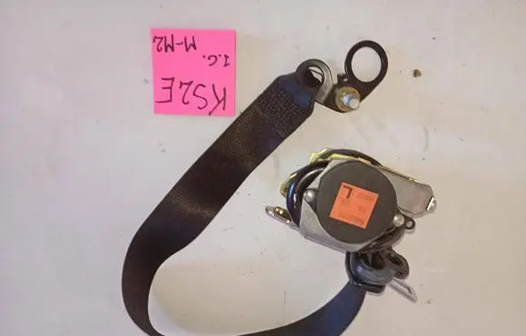 Mercedes-Benz A W168 Front seatbelt 568287701