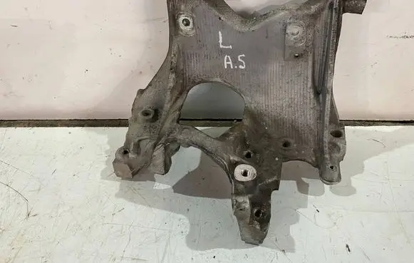 Audi A5 Engine mounting bracket 8W0399295