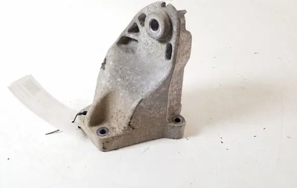 Mercedes-Benz CLS C218 X218 Engine mounting bracket A6422232304