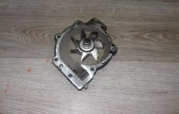 Volvo XC70 Water pump