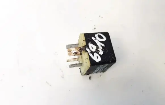 Audi A6 S6 C4 4A Other relay 431951253H