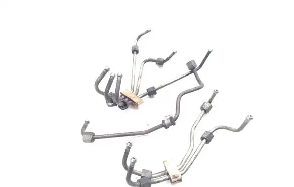 Volvo XC90 Fuel injector supply line/pipe 