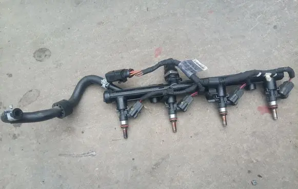 Audi TT TTS RS Mk3 8S Fuel injectors set 