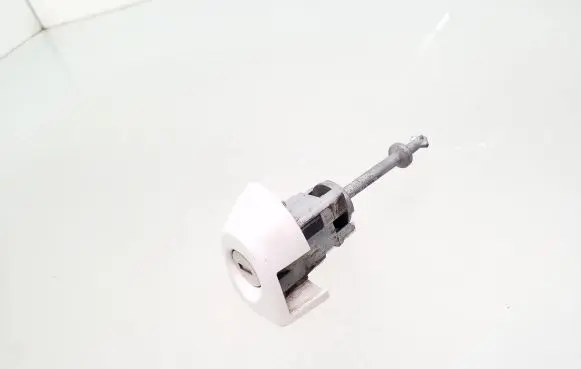 BMW 3 F30 F35 F31 Front door lock (next to the handle) 