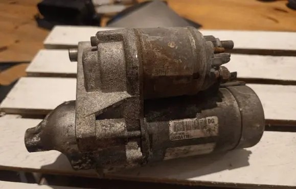 Peugeot Expert Starter motor D6RA110 670690 402735321