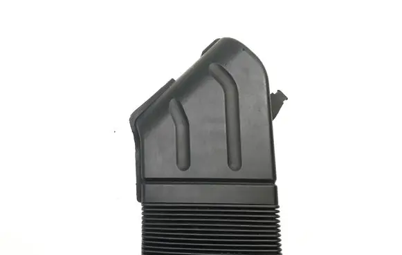 Audi A4 S4 B7 8E 8H Air intake duct part 8E0129617D K4408