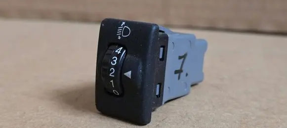 Suzuki Ignis Headlight level height control switch 3518075F00