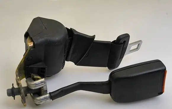 Audi A8 S8 D2 4D Middle seatbelt (rear) 4A0857713 0424014 224014