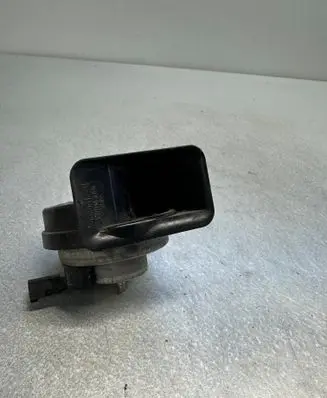 BMW 3 E46 Horn signal 8379711