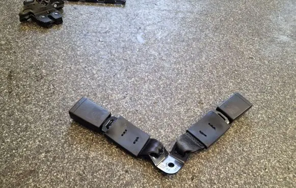 Buick Encore I Rear seatbelt buckle