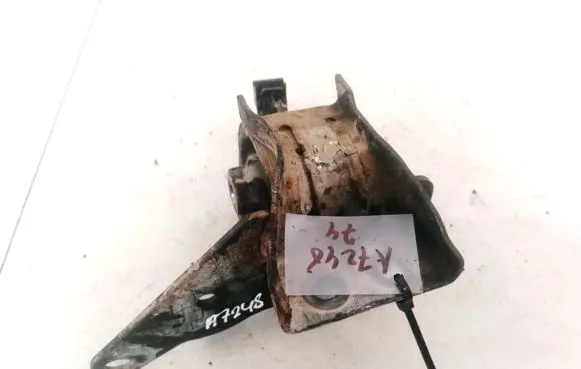 Toyota Avensis Verso Engine mount bracket