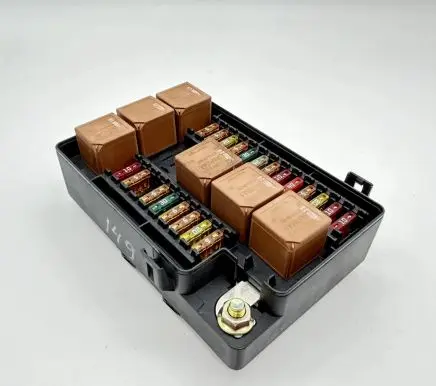 Jaguar XK8 - XKR Fuse module LJG2822BB