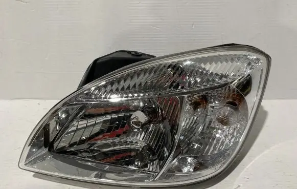 KIA Rio Headlight/headlamp 921011G0L