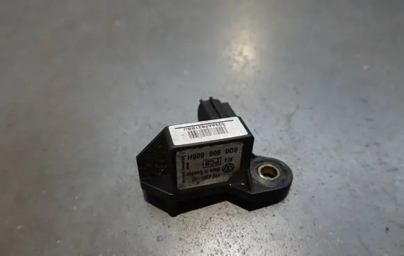 Volkswagen New Beetle Airbag deployment crash/impact sensor 6Q0909606 6Q0909606H
