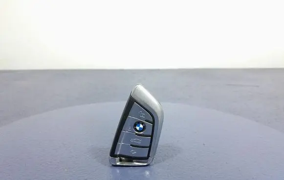 Audi A4 S4 B7 8E 8H Ignition lock 8717523
