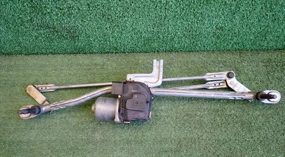 Land Rover Range Rover Evoque L551 Front wiper linkage and motor K8D217500AD