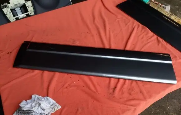 KIA Sorento Front door trim (molding) 877303E001