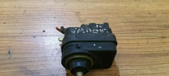 Headlight level adjustment motor