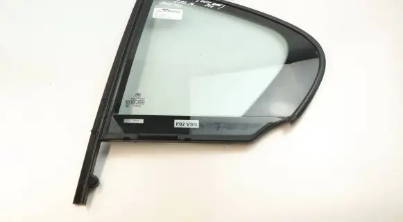 Rear vent window glass