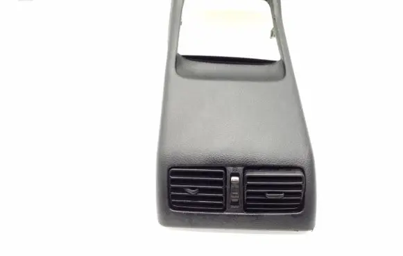 Rear air vent grill