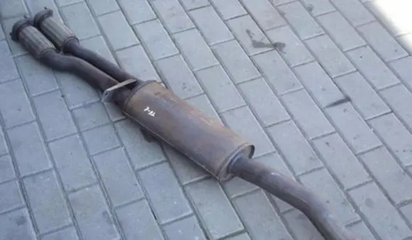 Audi A8 S8 D3 4E Middle muffler/silencer 4E0253211J