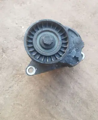 Volvo XC70 Alternator belt tensioner 