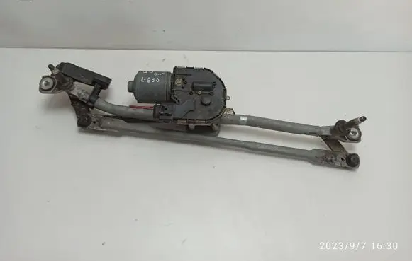 Audi Q5 SQ5 Front wiper linkage and motor 8R1955023D 8R1955119A
