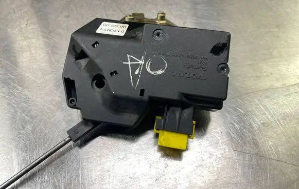 Volvo S80 Tailgate/trunk/boot lock/catch/latch 9203463