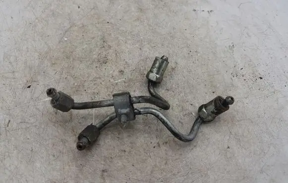 Toyota Corolla Verso AR10 Fuel injector supply line/pipe NOCODE