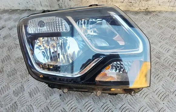Dacia Duster Headlight/headlamp 260101669R LE13C6309 F214120000C007