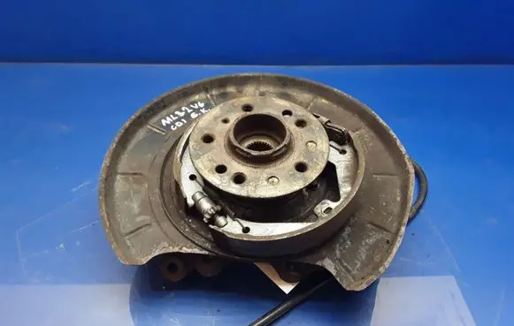 Mercedes-Benz ML W164 Rear wheel hub spindle/knuckle 