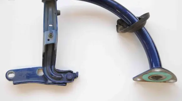 Volkswagen PASSAT B6 Tailgate/trunk/boot hinge 3C5827301A