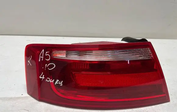 Audi A5 8T 8F Rear/tail lights 8T8945095
