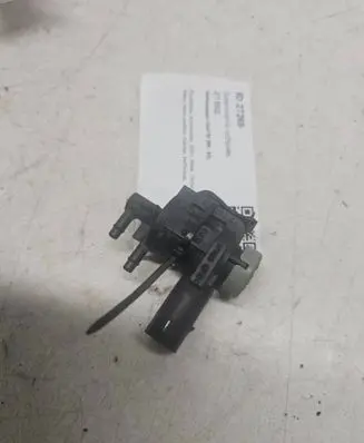 Volkswagen Golf IV Turbo solenoid valve 1J0906283C