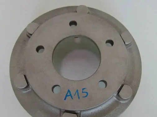 Mercedes-Benz Sprinter W901 W902 W903 W904 Front wheel hub spindle knuckle A9043340045