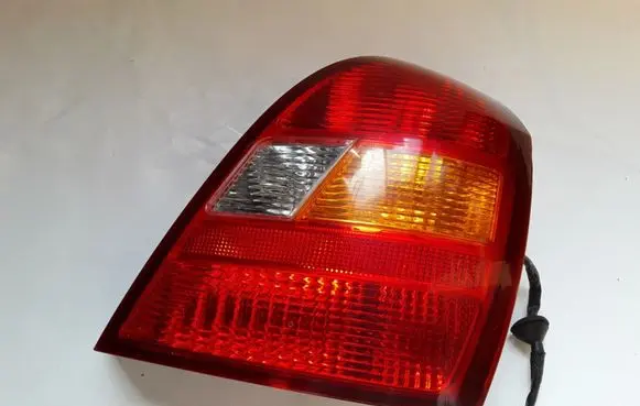 Hyundai Elantra Rear/tail lights 924022D0