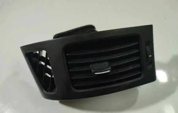 Hyundai i30 Dash center air vent grill 