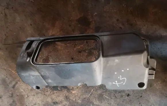 BMW X3 E83 Air filter box cover 77872540