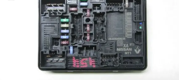 Renault Arkana Fuse module 284B64086R