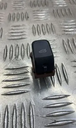 Audi A5 8T 8F Tailgate opening switch 8K0959831