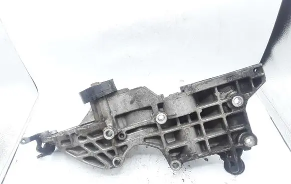 Volkswagen Tiguan Generator/alternator bracket 03L903139D