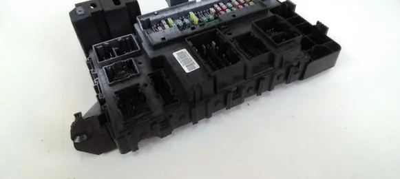 Ford Mustang VI Fuse module GR3T15604