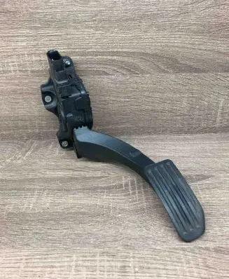 Volvo S60 Accelerator throttle pedal 6G929F836CD 6PV009220 Used