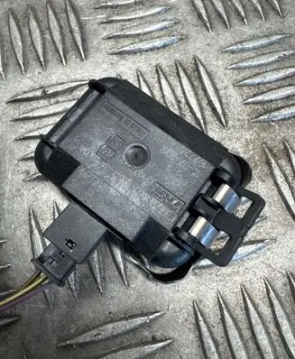 Jaguar XF X250 Rain sensor 8X2317D547CA 321934000