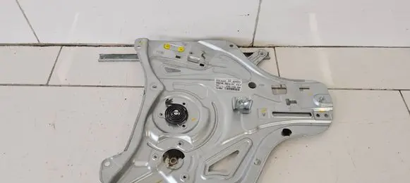 Hyundai i40 Front door electric window regulator 82480V2Y000 813202Y000 5602740