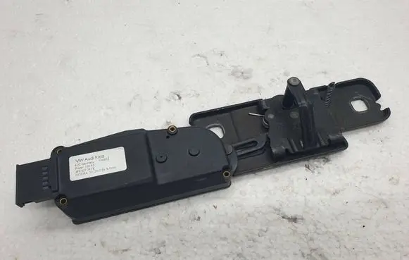 Audi A6 S6 C6 4F Tailgate/trunk/boot lift motor 4F9827383E