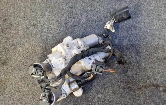 BMW 5 F10 F11 Active stabilizer control/valve assembly 9178791